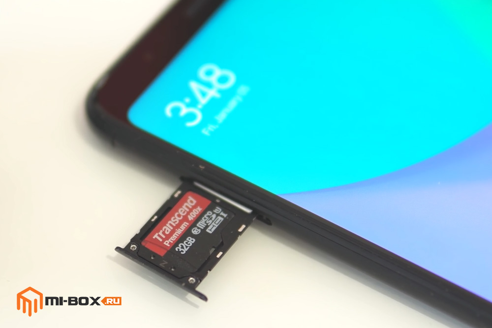 Обзор Xiaomi Redmi 5 Plus - левая грань и слот для сим-карт