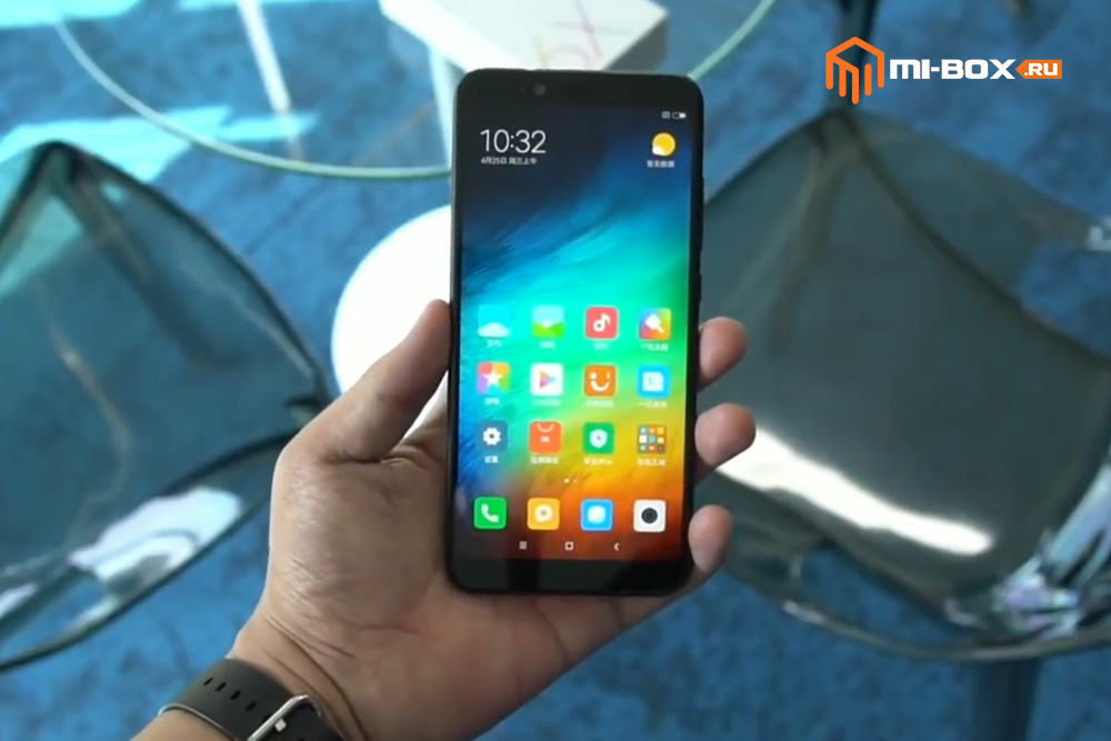 Смартфон Xiaomi Mi 6x - передняя грань