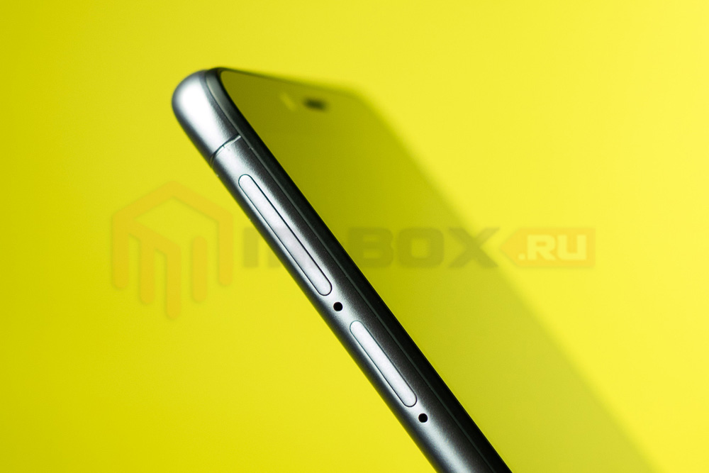 Обзор смартфона Xiaomi Redmi 6a - левая грань с двумя слотами