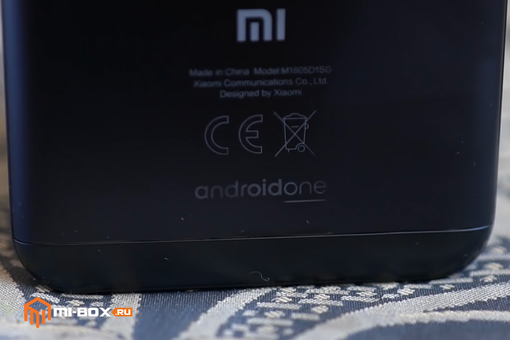 Обзор Xiaomi Mi A2 Lite - надпись Android One