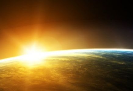 Xiaomi Mi10 Pro из космоса сфотографировал Землю и Солнце